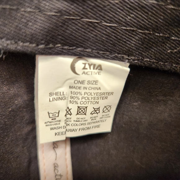 NWOT Zyia Camel Sherpa Cap - Picture 5 of 5